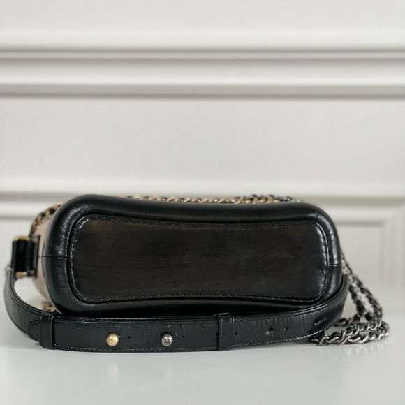 __ 𝑺 𝑶 𝑳 𝑫 __ SELLING CHANEL S GABRIELLE - Picture 5 of 15